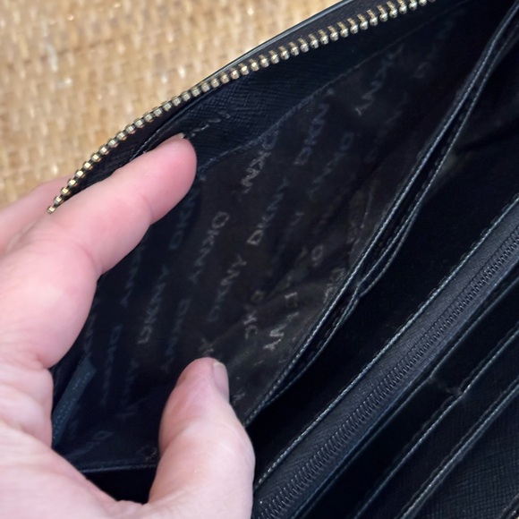 DKNY Black Leather large Wallet in like new condition! - Picture 10 of 13